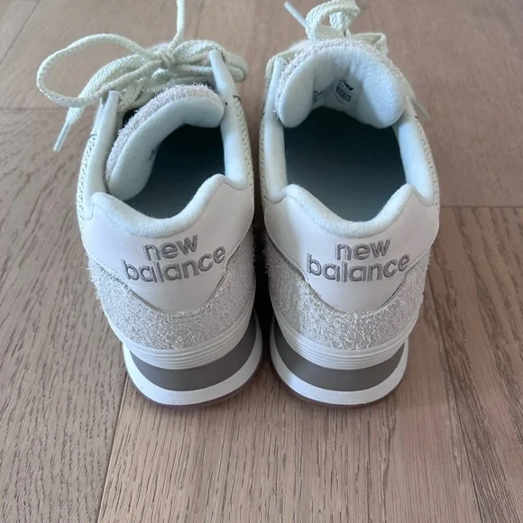 New Balance 574 | Mineral Green | Size 8 | Never Worn - Picture 4 of 9